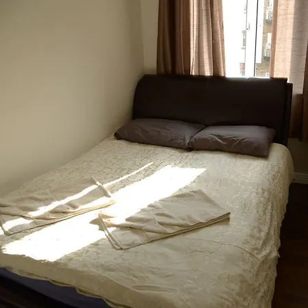 아파트 Abbey Court